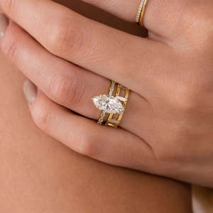 Élégante bague de demande en mariage Moissanite Marquise Cut Durable pour des moments spéciaux - Product Image 1