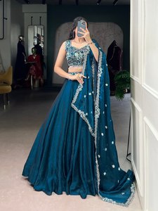 Sarcelle pour Fandiy Lehenga avec glamour subtil et broderie florale Belle Dupatta pour la mode de fête - Product Image 2