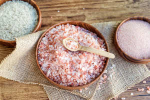 Vente en gros de sculptures en vrac de sel rose de l'Himalaya vietnamien pour un usage thérapeutique de spa culinaire et de beaux objets d'artisanat décoratifs - Product Image 3