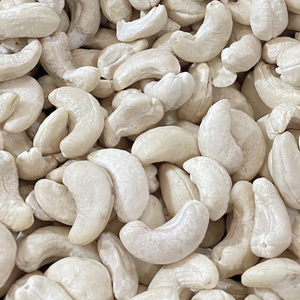 Vente flash 2025 Noix de cajou brutes Noix de cajou du Vietnam Marque SANTIGO Prêtes à être expédiées - Product Image 1