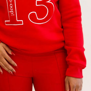 Sudadera de cuello redondo J13 13 de enero Chenille Premium Fleece Sorority Apparel Greek DST Delta Red Heritage Top Servicio OEM - Product Image 6