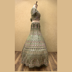Heavy Designer Party Wear Mehndi Green Lehenga avec un fil exquis et Zari Idéal pour toutes les occasions d'approvisionnement en vrac de l'Inde - Product Image 5