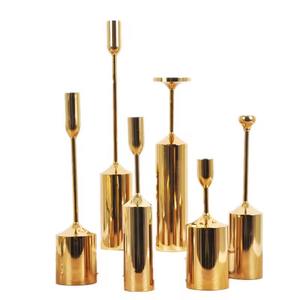 Porte-bougie élégant en métal doré, parfait pour la décoration festive, les cadeaux et la décoration intérieure moderne, fabriqué à la main en Inde - Product Image 2