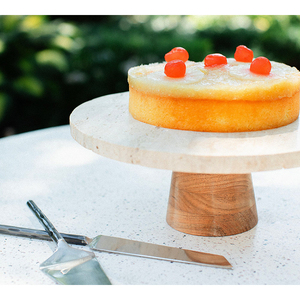 Support à gâteaux et pâtisseries en travertin naturel fait main pour la décoration de table de fête - Product Image 1