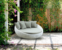 DL Home Furniture Modernes Rattan-Tagesbett Sonnenliege mit ausziehbarem Baldachin für den Außenbereich von Villen, wasserdichter Aluminiumrahmen, Outdoor