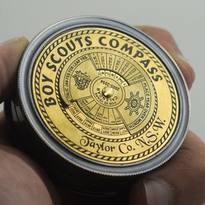 เข็มทิศสำหรับหน่วยสอดแนมหรือนักปีนเขาทำจากทองเหลืองทำด้วยมือจากผู้จำหน่ายอินเดียและนักเดินทางใช้สำหรับการจัดหาแบบขายส่ง - Product Image 5