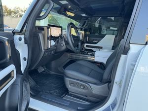 Offre Spéciale : GMC HUMMER EV PICKUP 3X CREW CAB AWD d'occasion 2023 - PRÊT À EXPÉDIER - Product Image 3