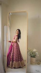 ชุดแต่งงานที่สวยงาม lehenga choli กับด้ายและลำดับการทำงาน - Product Image 3