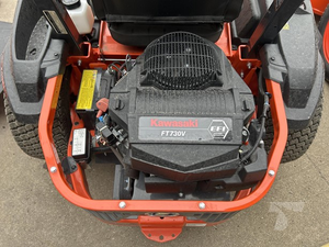 Cortadora de Césped de Giro Cero Kubota Z452KWi-54 2025, Motor Kawasaki EFI de 26 HP, Cortadora de Césped Hidrostática Comercial de 54 Pulgadas en Venta - Product Image 3
