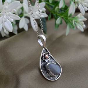 Magnifique Collier Pendentif Floral Bohème en Laiton Tribal pour Femme, Bijou Goutte d'Eau en Pierre Précieuse Plaqué Argent, Vente en Gros/OEM/ODM - Product Image 1
