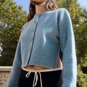 Pull cardigan d'hiver confortable pour femme avec logo sur le devant, en coton doux, couleur unie - Product Image 6