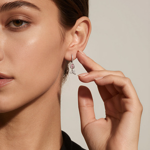 Boucles d'oreilles clous Jeulia en argent sterling, motif tulipe, avec pierre en zircon rose - Product Image 6