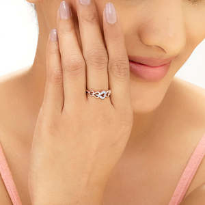 Anillo de diamantes de oro rosa de la marca Hearts & Hearts Fashion - Product Image 2