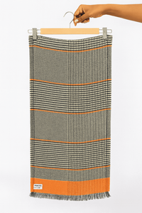 Châle d'hiver léger et ultra doux en cachemire de luxe vert menthe Écharpe en laine unie lisse au toucher avec motif à pois - Product Image 5