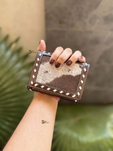 Cartera de diseñador para mujer, Cartera de cuero con pelo en piel, billetera de cuero con estampado de animales a mano, billetera para mujer, tarjetero, regalo en efectivo para ella - Product Image 2