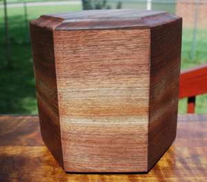 Urna hexagonal de carga inferior para adultos de hasta 200 libras hecha a mano con impresionante Nogal Negro - Product Image 3