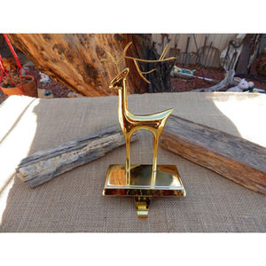 Porte-bas suspendu en métal avec fini plaqué or parfait pour les accessoires décoratifs de fête et de Noël - Product Image 2