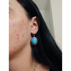 ต่างหูหยดน้ำสีเทอร์ควอยซ์และเงินสเตอร์ลิง Wydelle Billie Kingman ดีไซน์แบบห้อย - Product Image 2