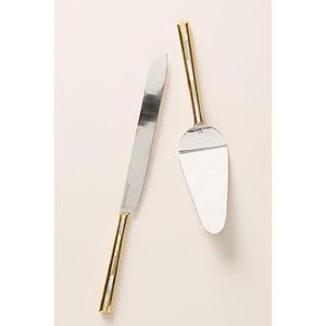 Présentoir à gâteaux en métal de grande apparence avec finition antique élaborée pour les boulangeries de grande classe, les fêtes de mariage et les desserts au restaurant. - Product Image 2