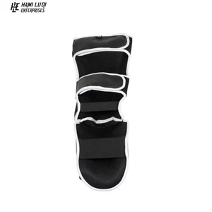Protège-tibias professionnels personnalisés de qualité supérieure en cuir véritable noir souple, équipement de protection confortable pour le kick-boxing - Product Image 5
