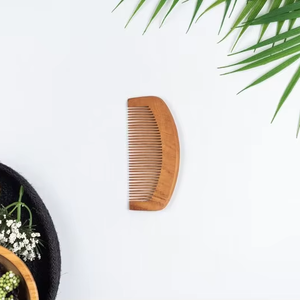 Peine de Madera Clásico Hecho a Mano por Calvin Handicraft con Dientes Anchos para Mujeres y Hombres, Uso en Salón, Regalo de Crescent Crafts - Product Image 2