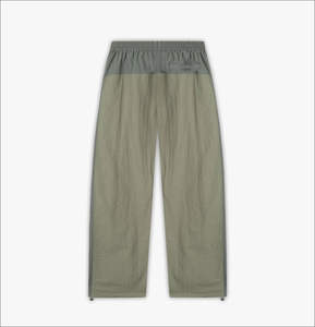 Conjunto de pantalones cortos cortavientos de poliéster personalizados para hombre, chándal ligero y transpirable de nailon, chaqueta y pantalones cortos cortavientos de verano de 2 piezas - Product Image 5