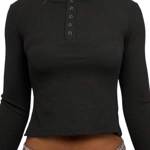 เสื้อครอปเฮนลีย์ทรงเข้ารูปสำหรับผู้หญิง ขายดี น้ำหนักเบา ผ้าเจอร์ซีย์คอตตอน 100% สไตล์ลำลอง สีพื้น ติดกระดุม ระบายอากาศได้ดี สมบูรณ์แบบ - Product Image 3