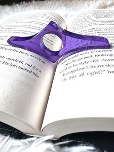 Support de page en résine pour livre, lecteur de page au doigt, aide à la lecture artisanale pour livres et journaux - Product Image 4