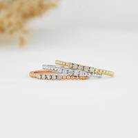Design minimaliste 14K 18K Or jaune massif Bandes d'éternité Bagues en diamant véritable Bagues empilables en perles fines pour elle au taux le plus bas