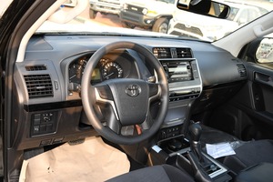 Toyota Prado VXR 2.8L SUV 2023 Usado, Automático, R20, Cuero Blanco, Luces LED, Volante a la Izquierda, en Venta - Product Image 5