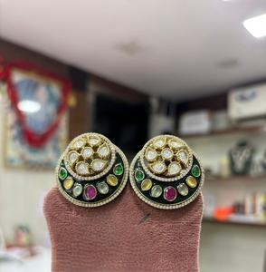 Colecciones de Pendientes y Blusas Kundan de Diseño Moderno, Chapadas en Oro de la Mejor Calidad, para Bodas y Fiestas, para Mujeres y Niñas - Product Image 1