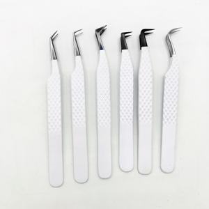 Pince à épiler à pointe de plasma noir RMI Produit de vente chaud Pince à cils en acier inoxydable Pointe de plasma noir et couleur enduite de poudre blanche - Product Image 3