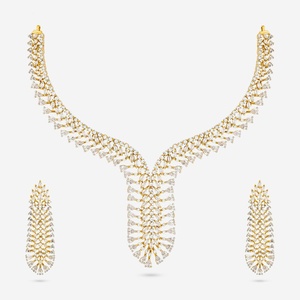 Collar Corto de Novia con Circonitas en Forma de Flor, Aleación de Zinc y Engaste de Garra - Elegante Accesorio para Boda - Product Image 1