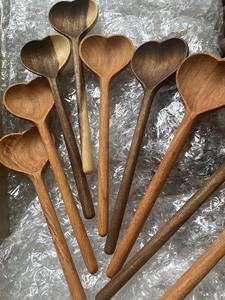 Cuillères en bois sculptées à la main Cuillères de cuisine en bois vietnamiennes biologiques Meilleures cuillères en bois réutilisables pour la cuisine et la décoration - Product Image 3