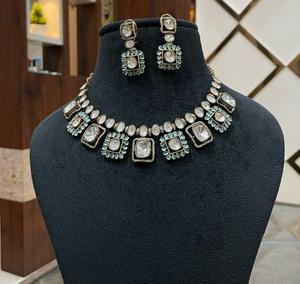 Conjunto de collar Polki Kundan con aspecto de perlas chapadas en oro de alta calidad con pendientes, colección de ropa de fiesta de boda india para mujer - Product Image 2