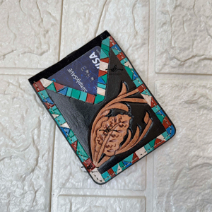 Porte-cartes ATM à sculpture usinée à la main de conception unique Porte-cartes de crédit en cuir occidental à usages multiples Porte-monnaie pour unisexe - Product Image 1