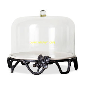 Support à Gâteau Rond avec Couvercle en Dôme de Verre et Base Métallique Décorative en Vigne pour Présentoir à Dessert Mariages Fêtes Hôtels Restaurants - Product Image 1