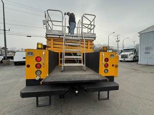 Camión Tractor de Servicio Pesado para Carretera 6x4 Equipado con Plataforma Elevadora de Tijera/Cesta, Diésel, para Operaciones de Flota - Product Image 6
