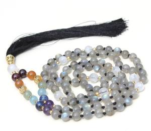 Cuentas de Oración de 7 Chakras, Estilo Bohemia, Labradorita, 108 Nudos, Mala Hecha a Mano por Artista Indio, Collares con Certificado de Terceros - Product Image 1
