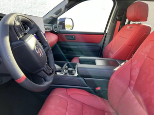 Drai TRD Pro Híbrido 2024 Usado, Volante a la Izquierda, Asientos de Cuero, Cámara Trasera, 250-300 CV, 200-300 Nm - Product Image 4