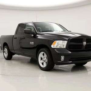RAM 1500 Express Quad Cab RWD de Segunda Mano, Modelo 2018 - Product Image 1