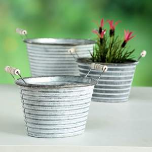 Jardinière de fleurs en métal galvanisé gris de forme ovale avec manche en bois pour les jardinières de décoration d'entrée et de jardin à la maison - Product Image 4