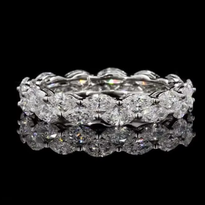 Anillo de Diamante Cultivado en Laboratorio con Corte Marquesa en Oro de 14k, Regalo para Compromiso/Fiesta - Product Image 1