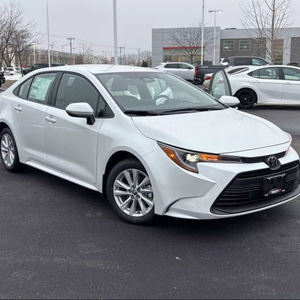 Nouveau pour SE 2026 Euro V Berline à traction avant Automatique Essence/Essence Intérieur foncé Pneus R15 Éclairage LED Écran tactile - Product Image 1