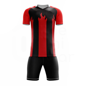Conjunto de Camiseta y Pantalones Cortos de Fútbol Unisex Rojo y Negro, Cuello en V, Secado Rápido, Transpirable, Poliéster, Ajuste Atlético, Logotipo Frontal Sublimado - Product Image 1