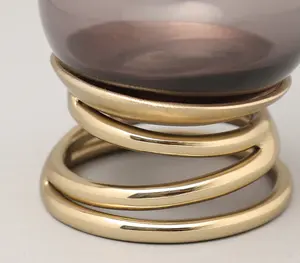 Portavelas de mesa de aluminio para comedor Metal y vidrio Decoración navideña para el hogar Diseño elegante del artista - Product Image 2