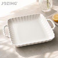 Plat de service carré en céramique blanche JOZING avec poignées torsadées et bord festonné – Offres de liquidation directes usine