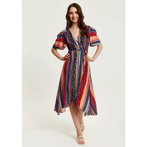 Robe portefeuille mi-longue imprimée Paisley pour femmes Nouveau design à manches courtes Décolleté en V Fêtes Prix raisonnable Logo Retour Multi Couleurs Inde - Product Image 2