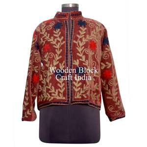 Veste en velours brodée à manches longues pour femmes, veste Suzani pour femmes, broderie Suzani, cadeau pour femmes, belle veste - Product Image 1