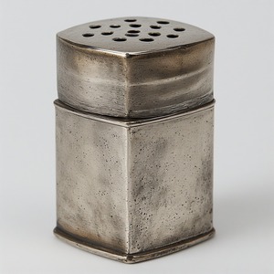 Molino de pimienta y coctelera de latón de primera calidad con acabado de plata antigua Artesanal hecho a mano que ofrece acento decorativo - Product Image 2